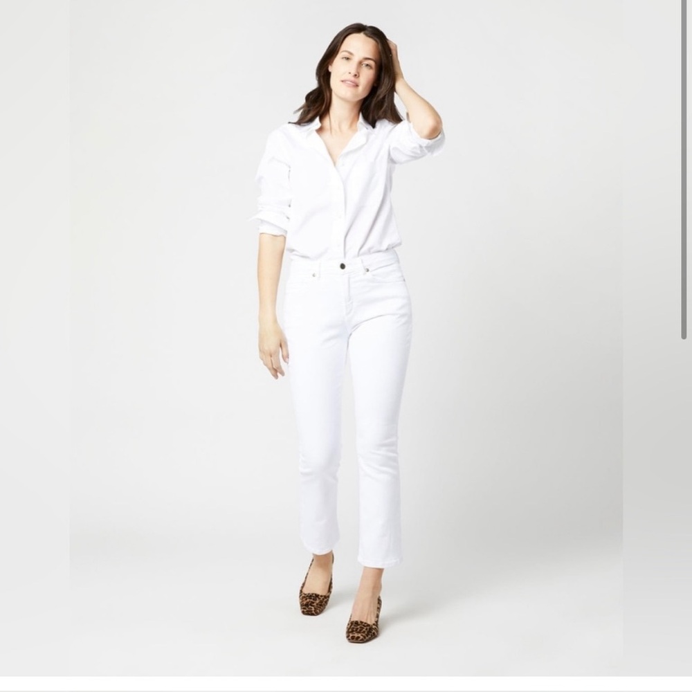 Ann Mashburn Flare Cropped 5-Pocket Jeans
White Stretch Denim Size 30